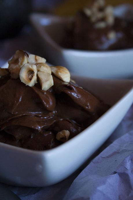 Mousse al cioccolato con avocado e banana