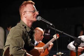 PAVIA. Roberto Durkovic con i Fantasisti del Metrò martedì 23 in piazza