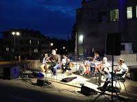 PAVIA. Roberto Durkovic con i Fantasisti del Metrò martedì 23 in piazza