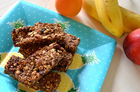 Barrette ai cereali e frutta homemade: 90 calorie e passa la paura
