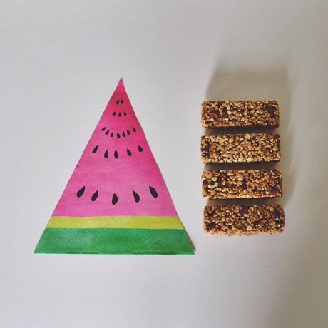 Barrette ai cereali e frutta homemade: 90 calorie e passa la paura