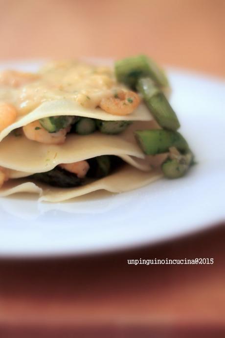 lasagnette-aperte-asparagi-gamberi-e-besciamella-al-basilico