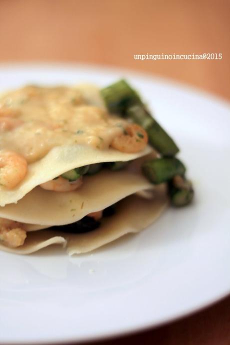 lasagnette-aperte-asparagi-gamberi-e-besciamella-al-basilico