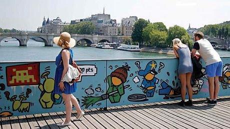La street-art si impossessa del Pont Neuf