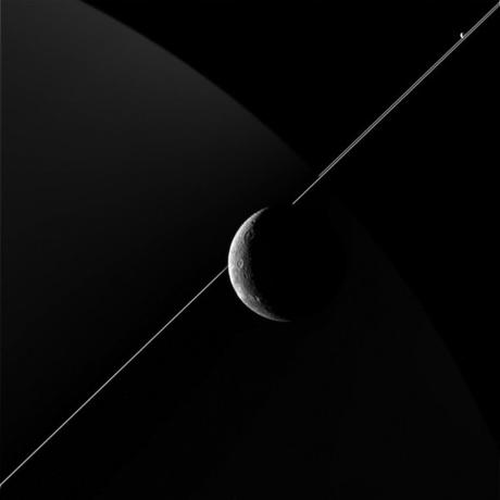 Penultimo sorvolo su Dione per la sonda della NASA Cassini
