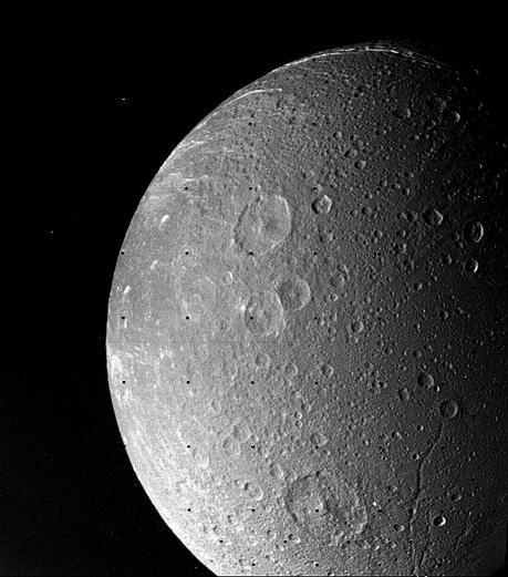 Penultimo sorvolo su Dione per la sonda della NASA Cassini