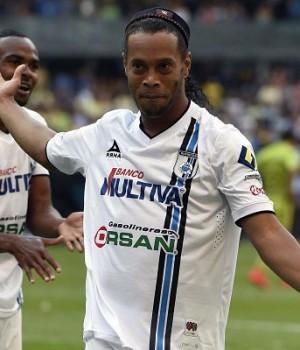 Ronaldinho saluta il Queretaro: addio al calcio giocato?