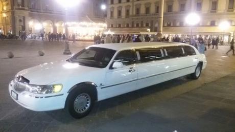 limousine con autista versilia