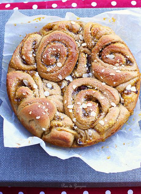 torta di rose con fichi e mandorle pan di zenzero