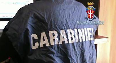 Camorra, arrestato il boss Luigi Cuccaro. Ma la folla ostacola i carabinieri