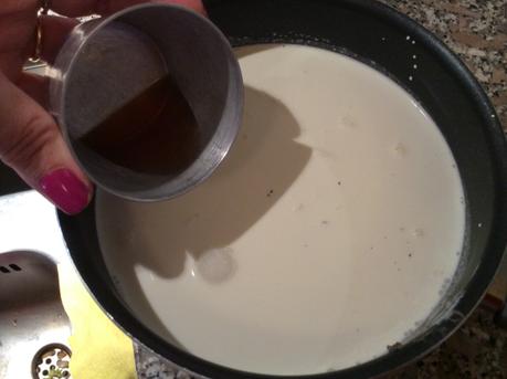 PANNA COTTA CON SALSA E FRAGOLE FRESCHE