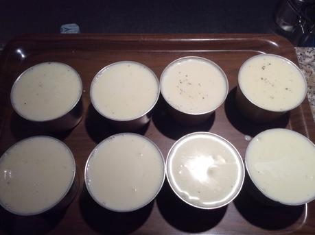 PANNA COTTA CON SALSA E FRAGOLE FRESCHE