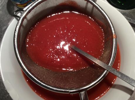 PANNA COTTA CON SALSA E FRAGOLE FRESCHE