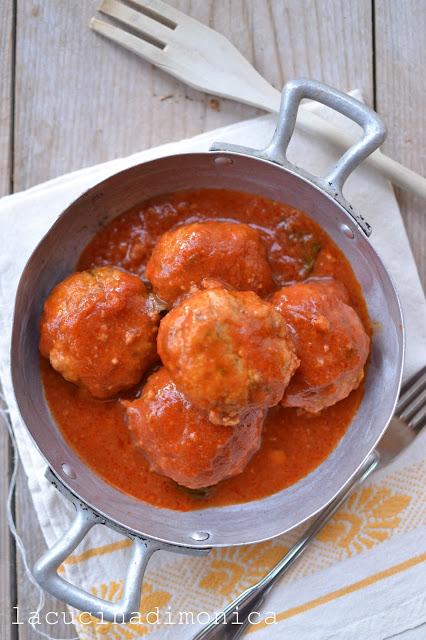 polpette di carne in salsa di pomodoro