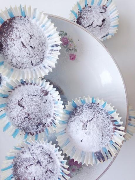 Muffin al cacao con gocce di cioccolato