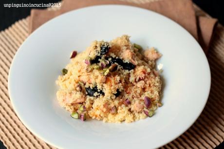 couscous-salmone-albicocche-e-prugne-secche