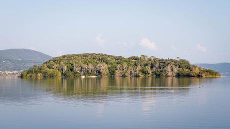 Pace e meraviglia sul lago Trasimeno, tesoro incantato dell’Umbria