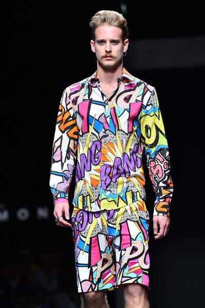 JOHN RICHMOND UOMO COLLEZIONE PRIMAVERA ESTATE 2016 MILANO FASHION WEEK MODA UOMO