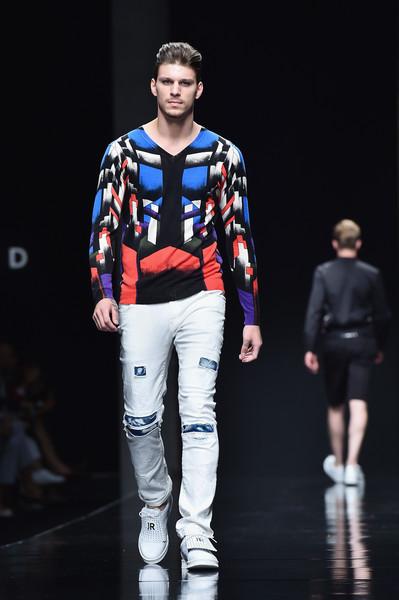 JOHN RICHMOND UOMO COLLEZIONE PRIMAVERA ESTATE 2016 MILANO FASHION WEEK MODA UOMO