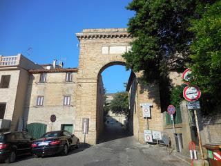 Recanati: una breve visita al poeta