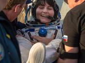 AstroSamantha, donna record