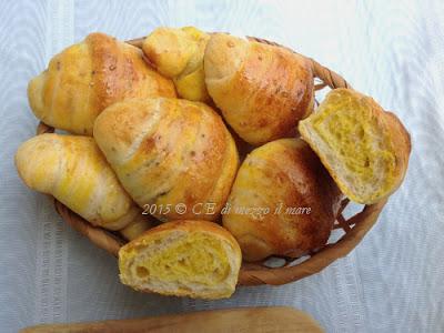 Cornetti allo zafferano con l'impasto base nr.13 della Cuochina