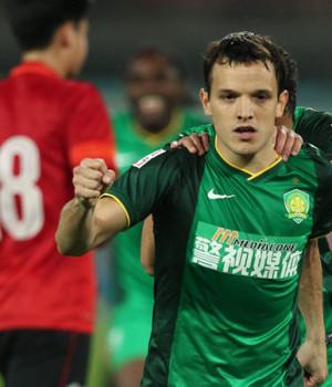 Chinese Super League, il Beijing Guoan guadagna la vetta della classifica grazie a Batalla