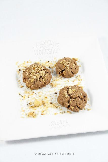 Biscotti di frolla al cioccolato con nocciole / Chocolate hazelnuts pastafrolla cookies recipe
