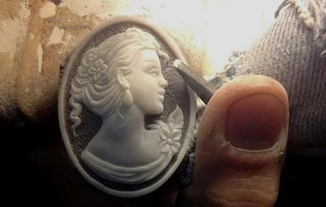 I gioielli in Cammeo: un’antica lavorazione made in Italy lavorazione-gioiello-cammeo