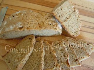 Pane con farina di enkir, a lievitazione naturale