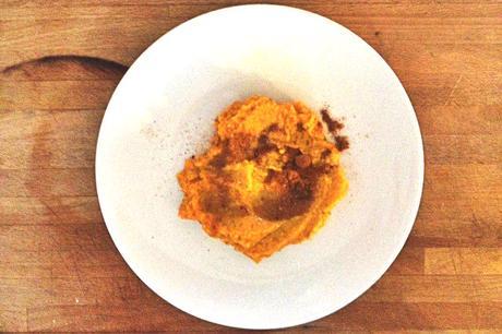 Biscotti salati alla curcuma con babaganoush di carote foto 3 (1)