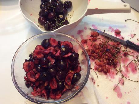 TORTA MORBIDA CON CILIEGIE