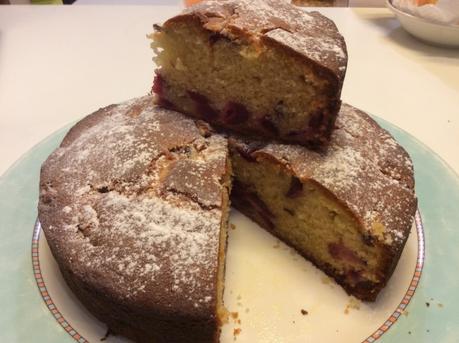 TORTA MORBIDA CON CILIEGIE