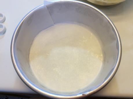 TORTA MORBIDA CON CILIEGIE