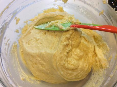 TORTA MORBIDA CON CILIEGIE