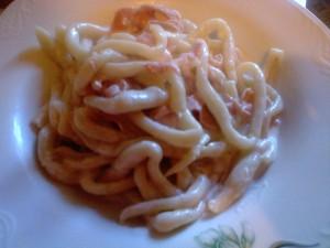 Strozzapreti panna e prosciutto