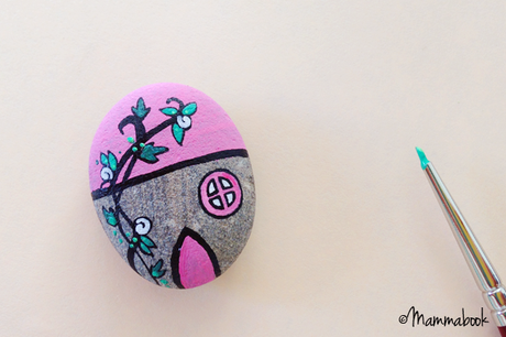 DIY da sassolino a spilla casetta – DIY handpainted stone house brooch DIY da sassolino a spilla casetta – DIY handpainted stone house brooch