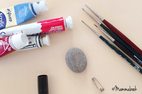 DIY da sassolino a spilla casetta – DIY handpainted stone house brooch DIY da sassolino a spilla casetta – DIY handpainted stone house brooch