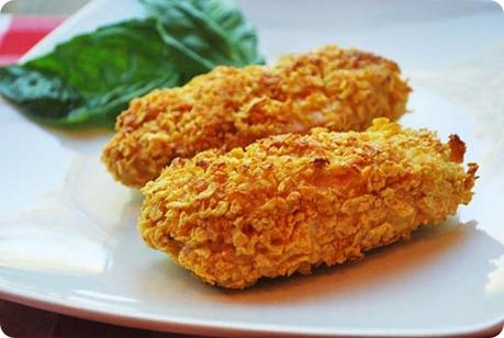 Polpettine di pollo fritte con panatura di corn flakes