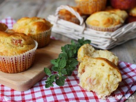 Muffin salati al prosciutto