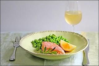 Dimagrire con gusto: salmone con piselli