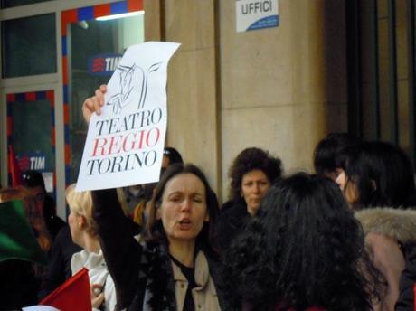 Protesta del Teatro Regio: Va Pensiero in Via Po (11 - 03...