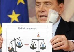 Berlusconi, svelato il mistero. “Sotto il cerotto niente”
