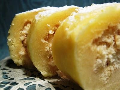 La serie del preparo e poi congelo continua.... ecco: Lo strudel di savoiardi e fragole