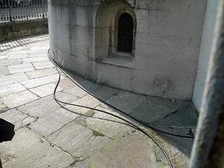 Duomo di Fidenza: succede anche questo, da anni.