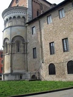 Duomo di Fidenza: succede anche questo, da anni.