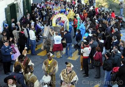 CARNEVALE 2011 di Positano . Maschere , mascherine e i CARRI