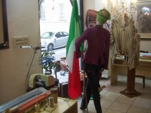 bandiera italiana tricolore negozio