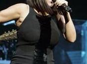 Laura Pausini incinta, semplicemente… grassa