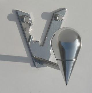 Appendiabiti da parete Metafisica design INSILVIS